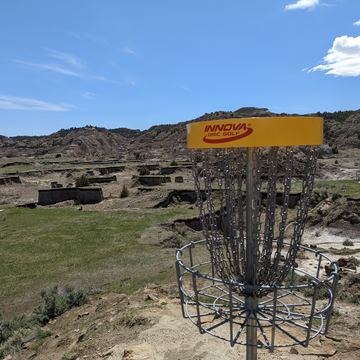 close shot of basket at Makoshika Disc Golf Course