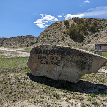Makoshika Disc Golf Course sign